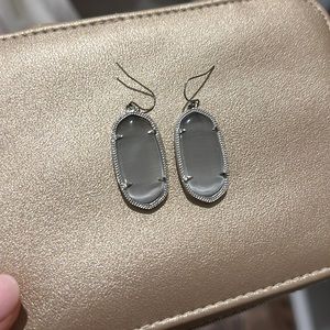 Kendra Scott gray slate Elle earrings